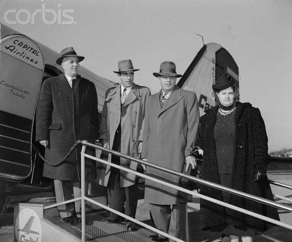 Martha beck and Raymond Fernandez boarding plane to New York